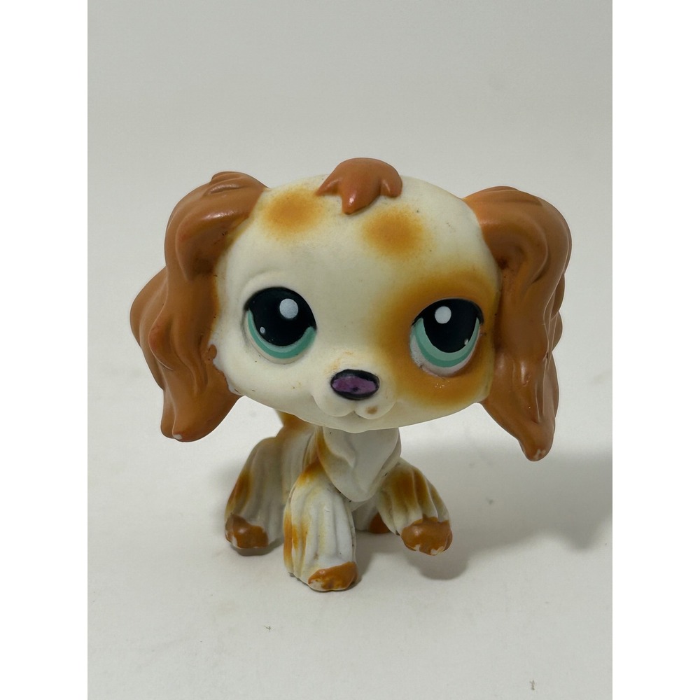 Hasbro Littlest Pet Shop LPS 344 Cocker Spaniel‎ Tan White Teal Eyes Blue Magnet